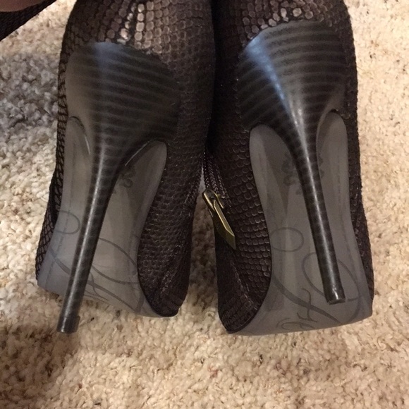 Snake Print Heeled Boots - Picture 6 of 8